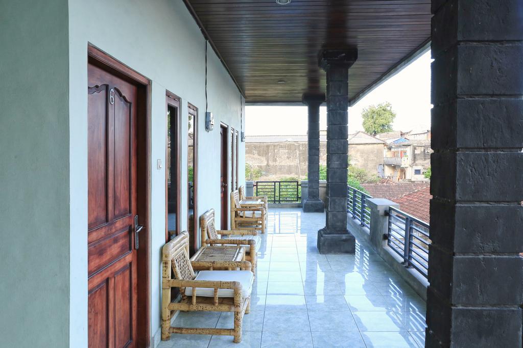 Hotel Reddoorz @ Mataram Kuta 3 Exterior foto